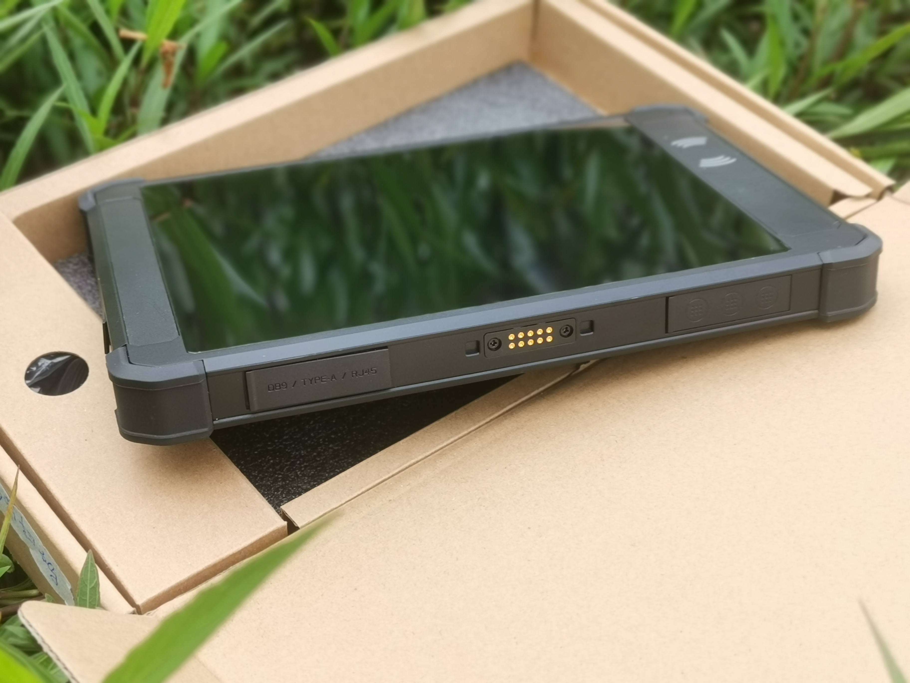 Customizable rugged tablet